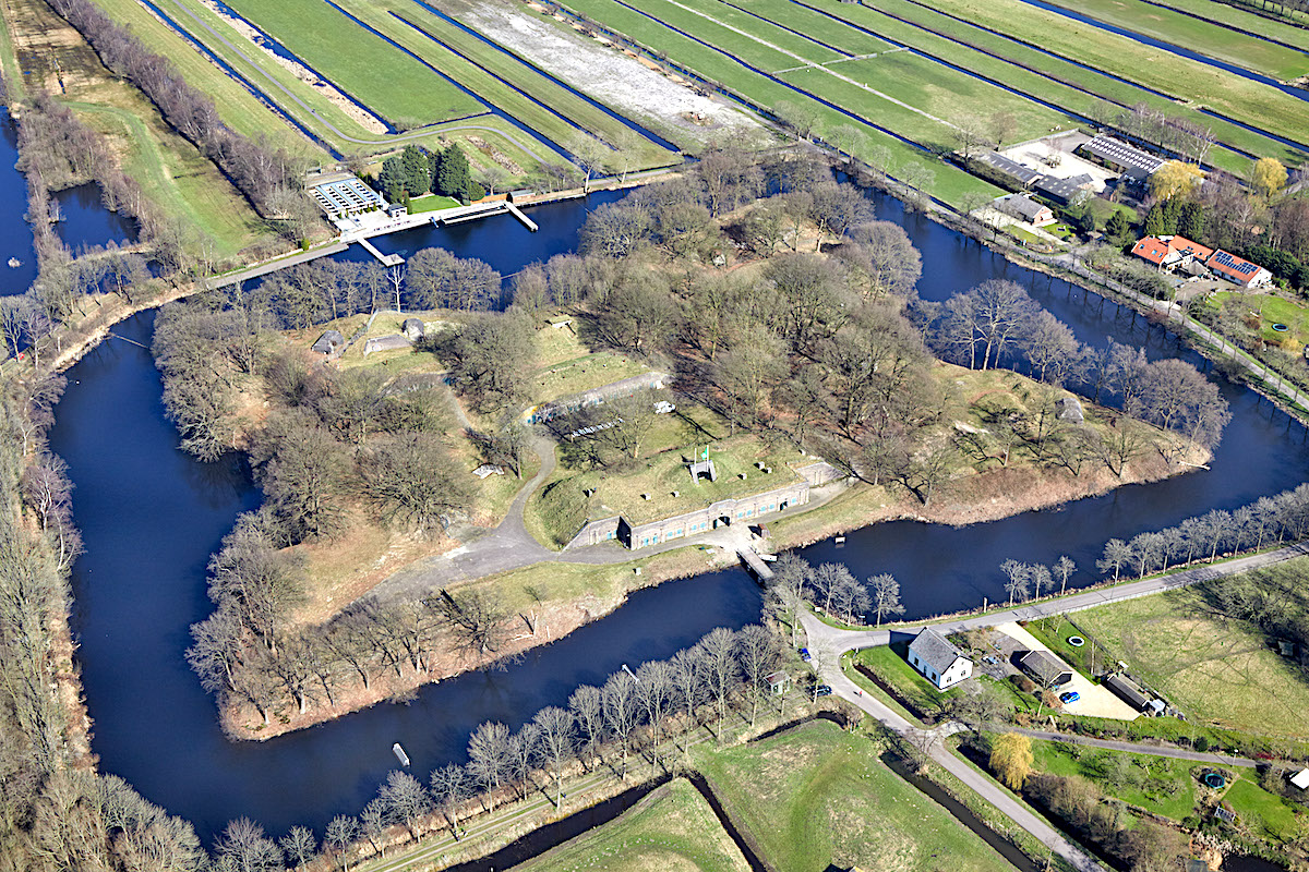 Luchtfoto van Fort aan de Ruigenhoekse Dijk.