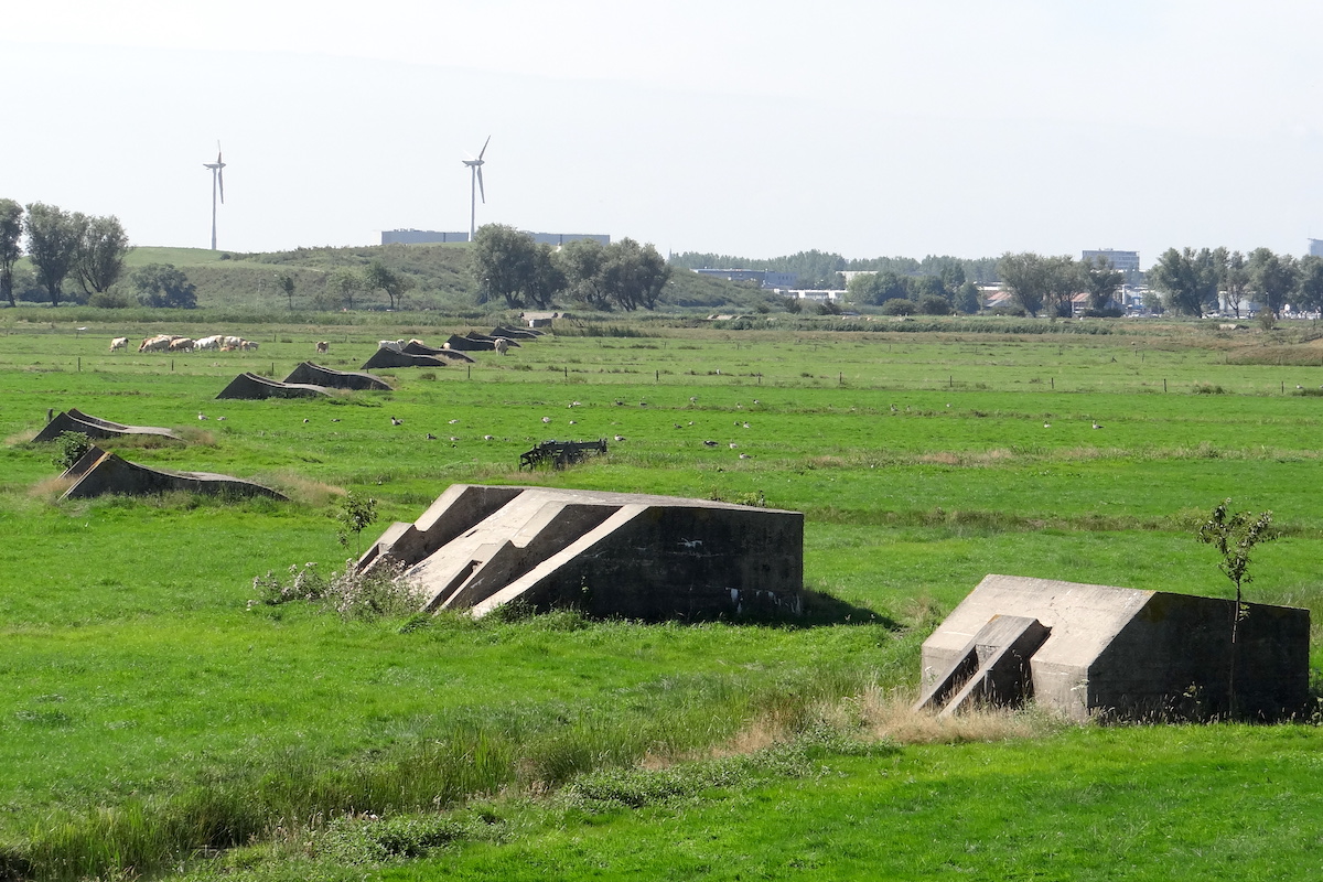 Granaatvrije schuilplaatsen in de Voorstelling bij Spaarndam.