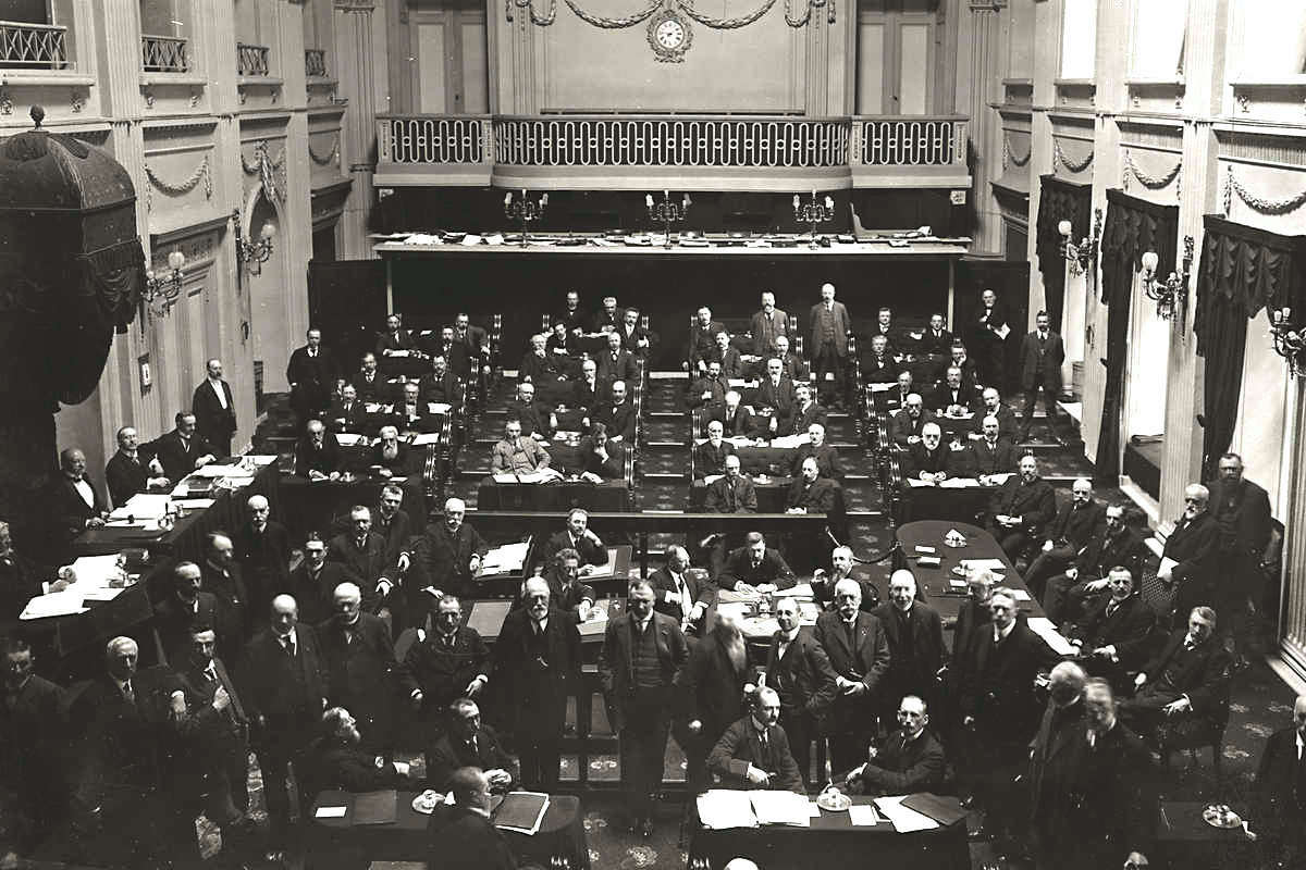 De Tweede Kamer in vergadering bijeen in 1914. (Het Geheugen)